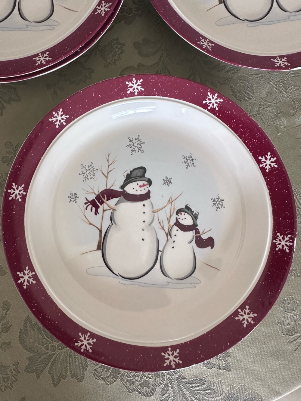 Royal Seasons Snowman Dinner Plates 10" Set of 4 Burgundy Rim Holiday⁠